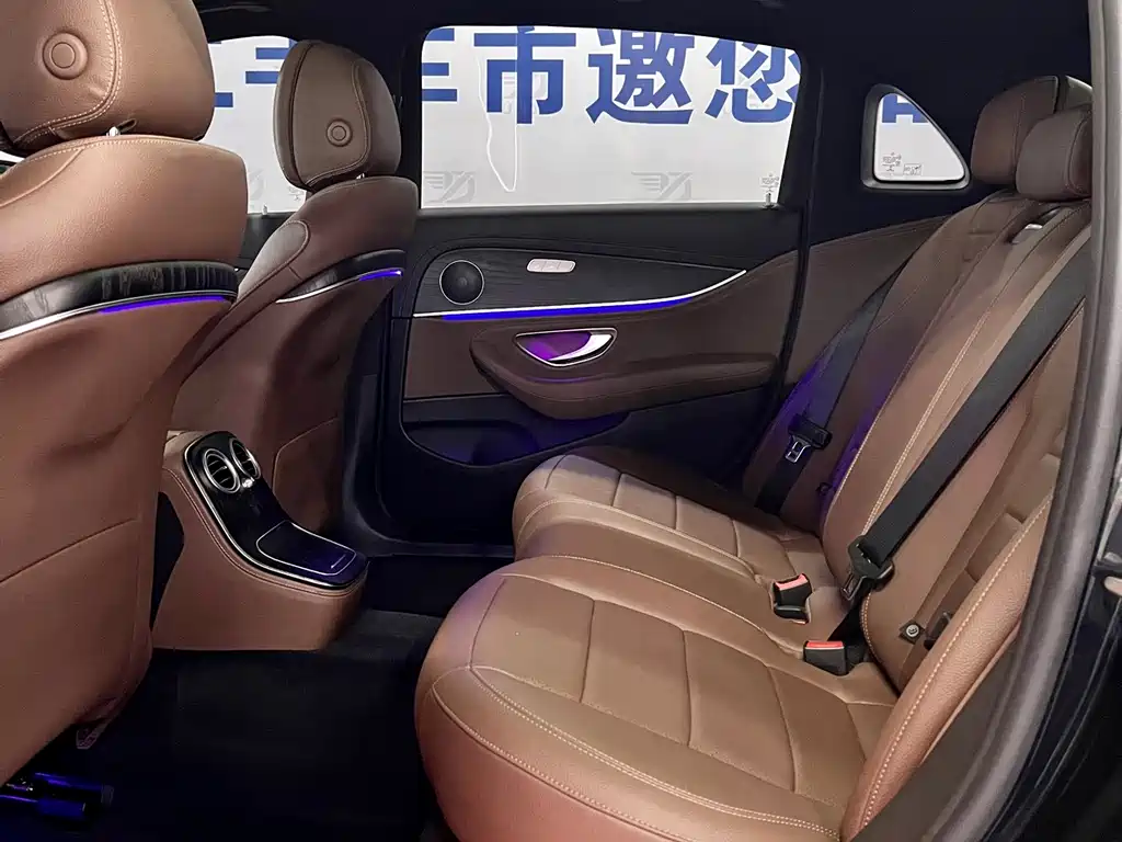 Mercedes-Benz E-Class 2022 — фото 11