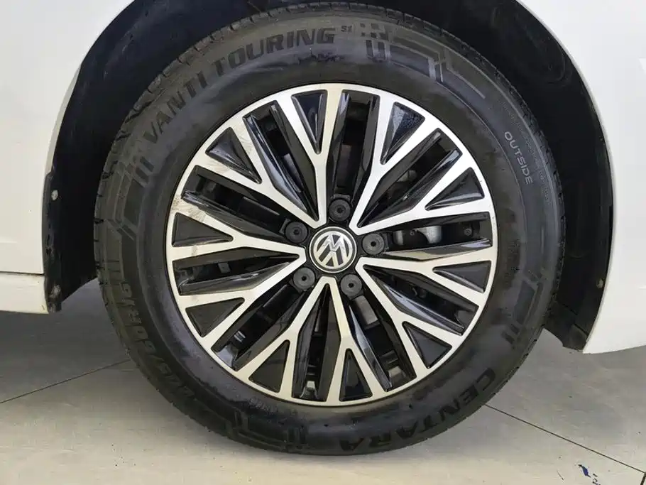 Volkswagen Sagitar 2021