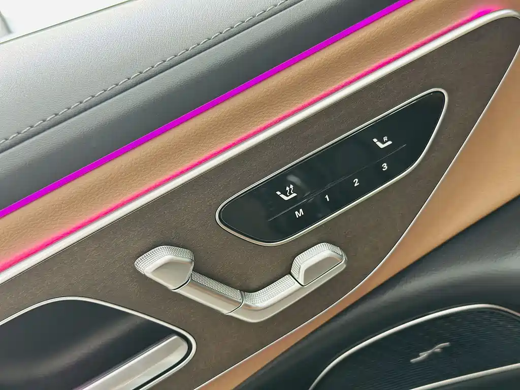 Mercedes-Benz E-Class 2025 — фото 16