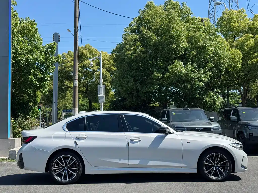 BMW 3 Series 2023 — фото 22