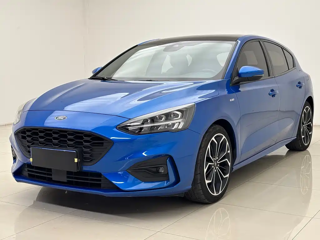 Ford Focus 2020 — фото 1