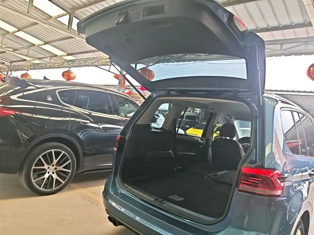 Volkswagen Touran 2017 — фото 19