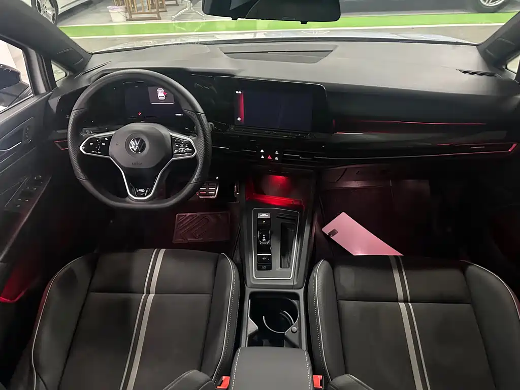 Volkswagen Golf 2024
