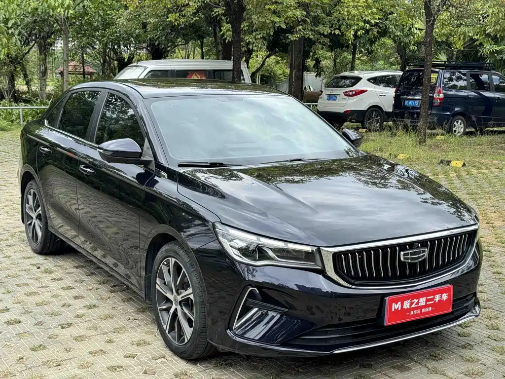 Geely Emgrand 2022