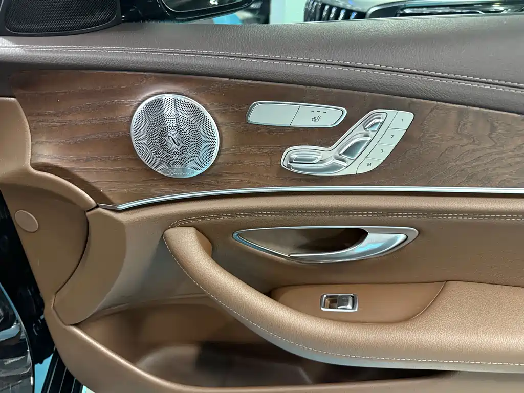 Mercedes-Benz E-Class 2020 — фото 10