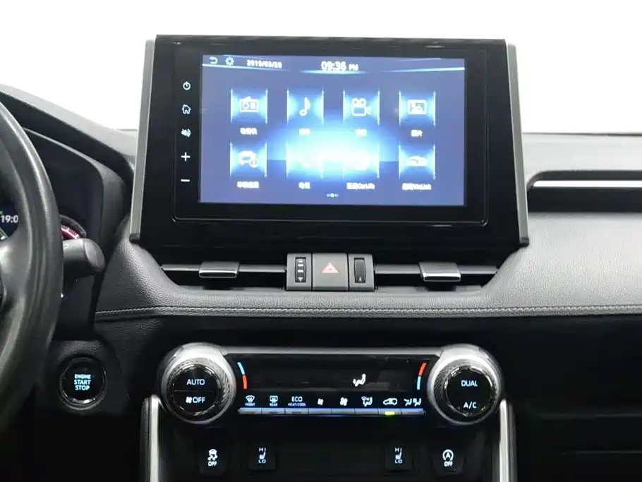 Toyota RAV4 2019 — фото 15
