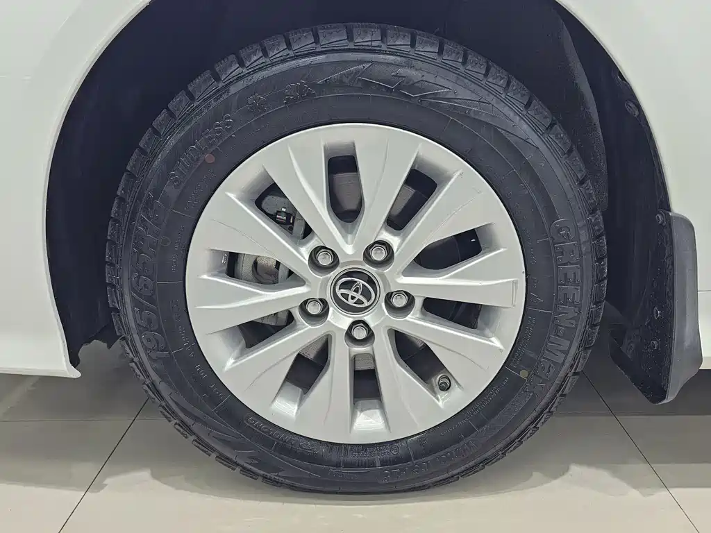 Toyota Corolla 2023 — фото 12