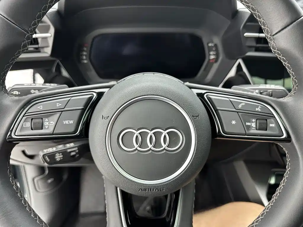 Audi A3 2023 — фото 13
