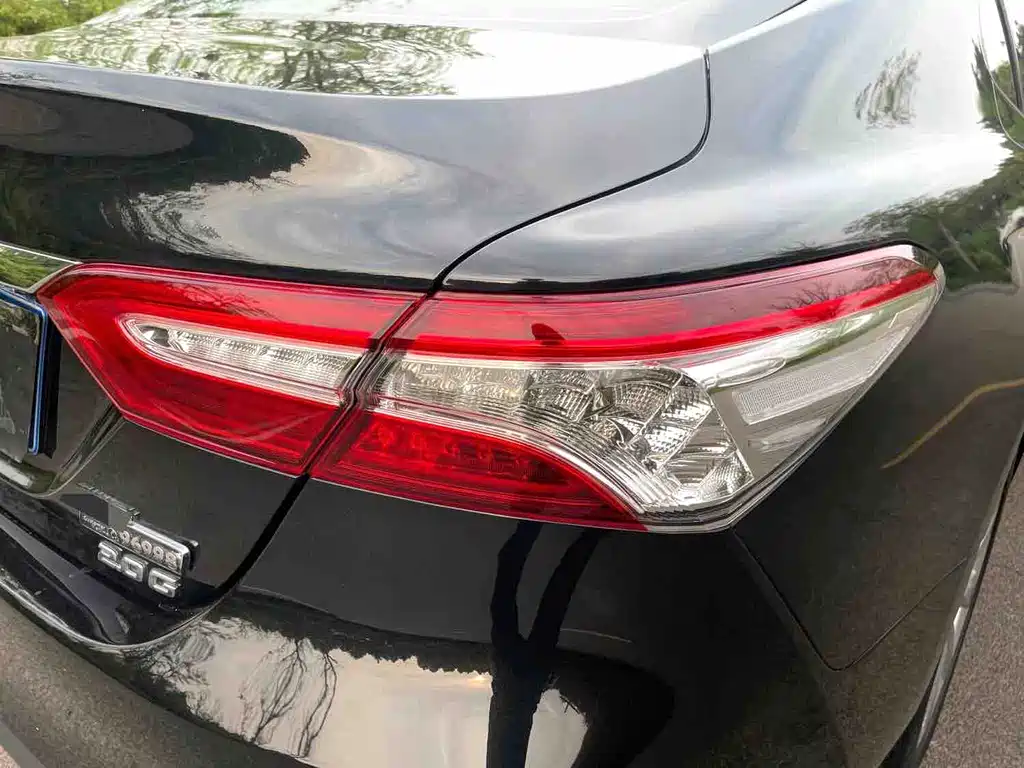 Toyota Camry 2021 — фото 16