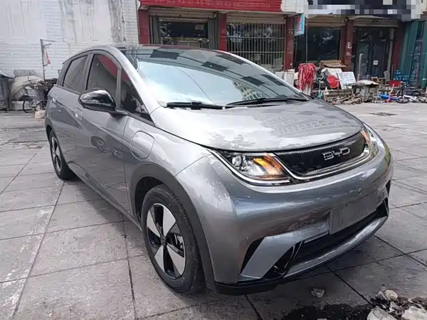 BYD Dolphin 2023