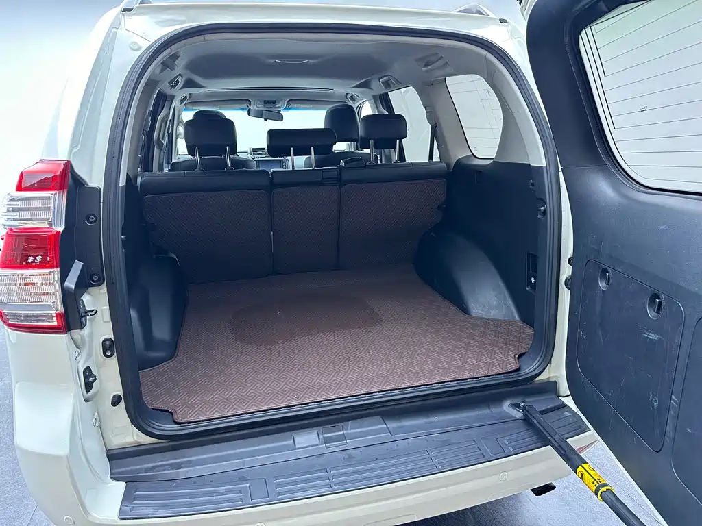 Toyota Prado 2017 — фото 11