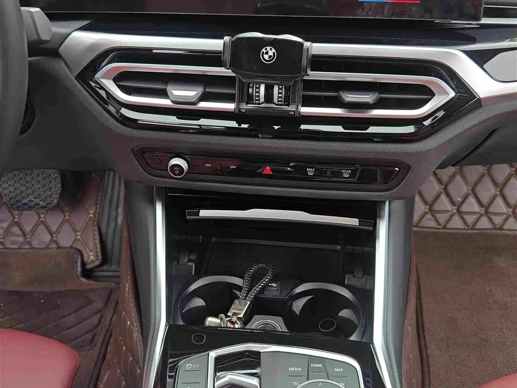 BMW 3 Series 2023 — фото 19