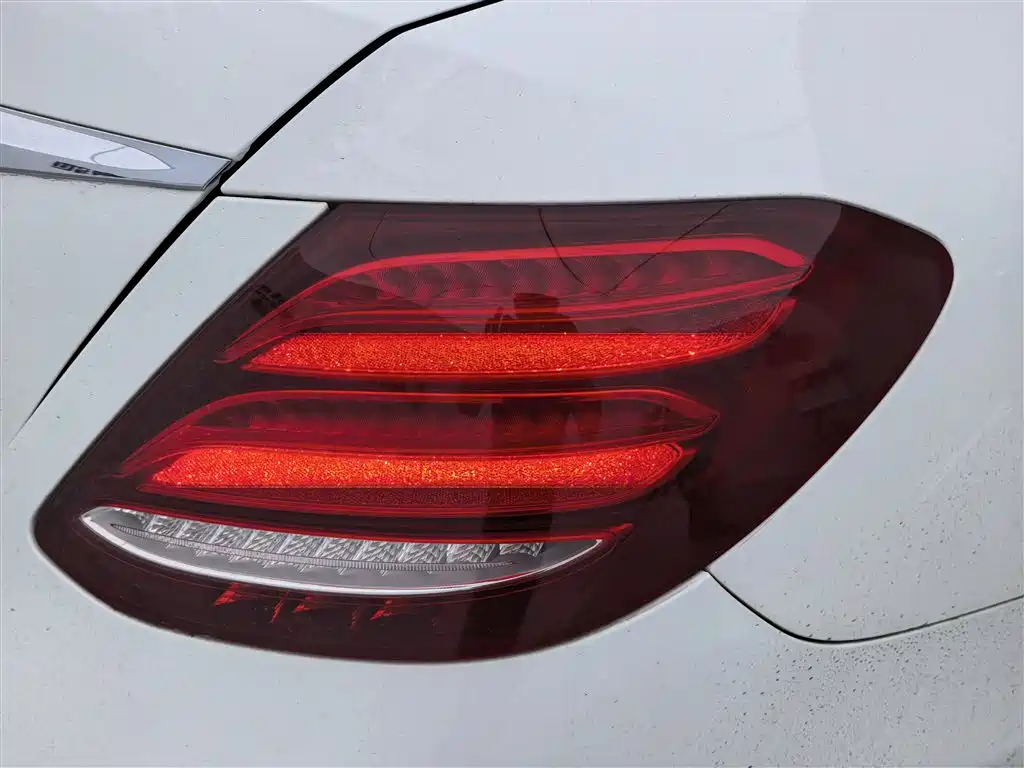 Mercedes-Benz E-Class 2016 — фото 10