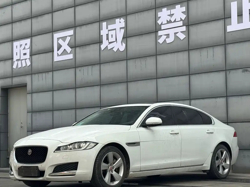 Jaguar XFL 2017 — фото 1