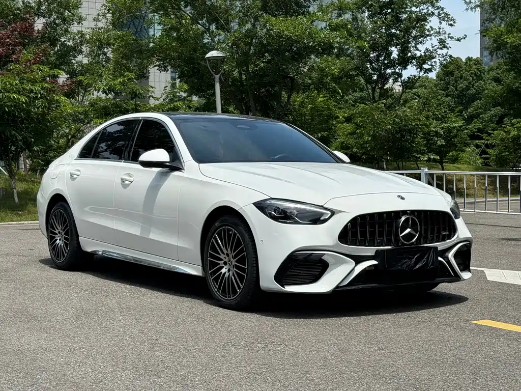 Mercedes-Benz C-Class 2024