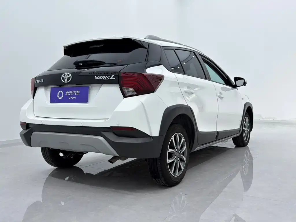 Toyota Yaris L 2022