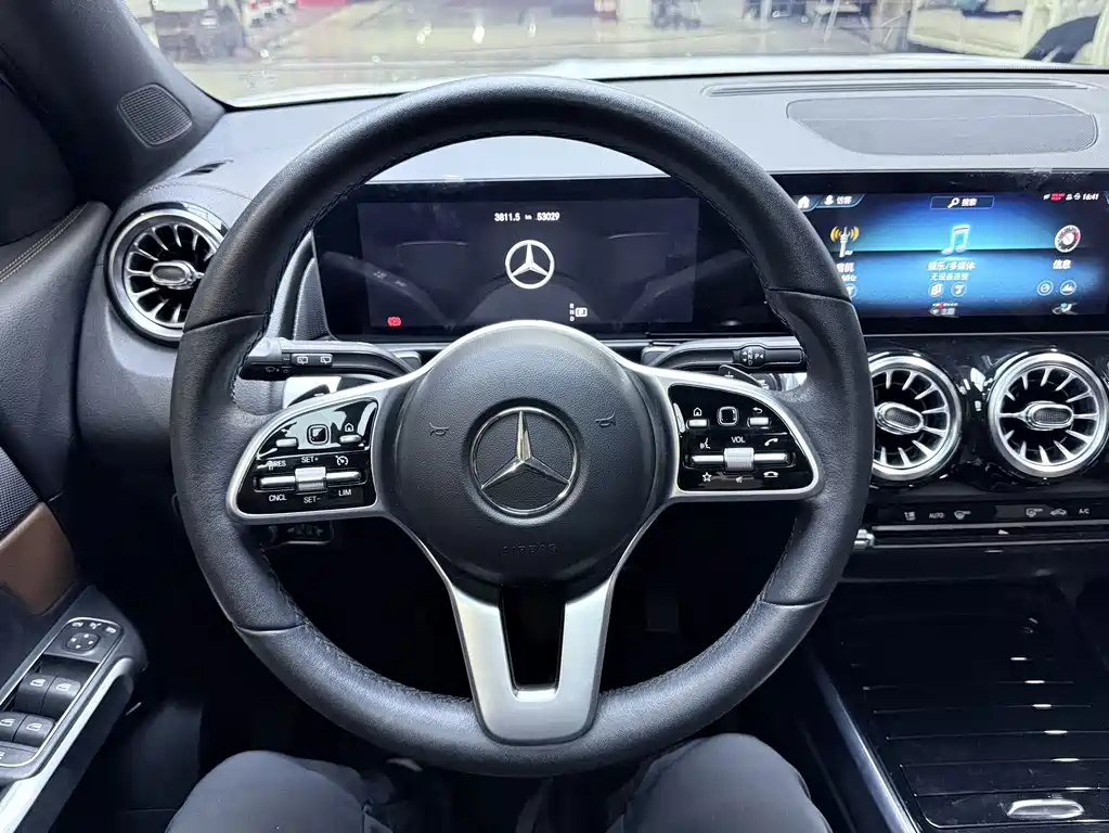 Mercedes-Benz GLB 2021 — фото 14