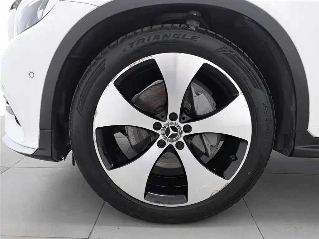 Mercedes-Benz GLC 2018 — фото 17