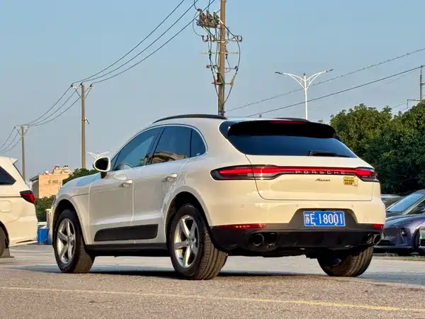 Porsche Macan 2021