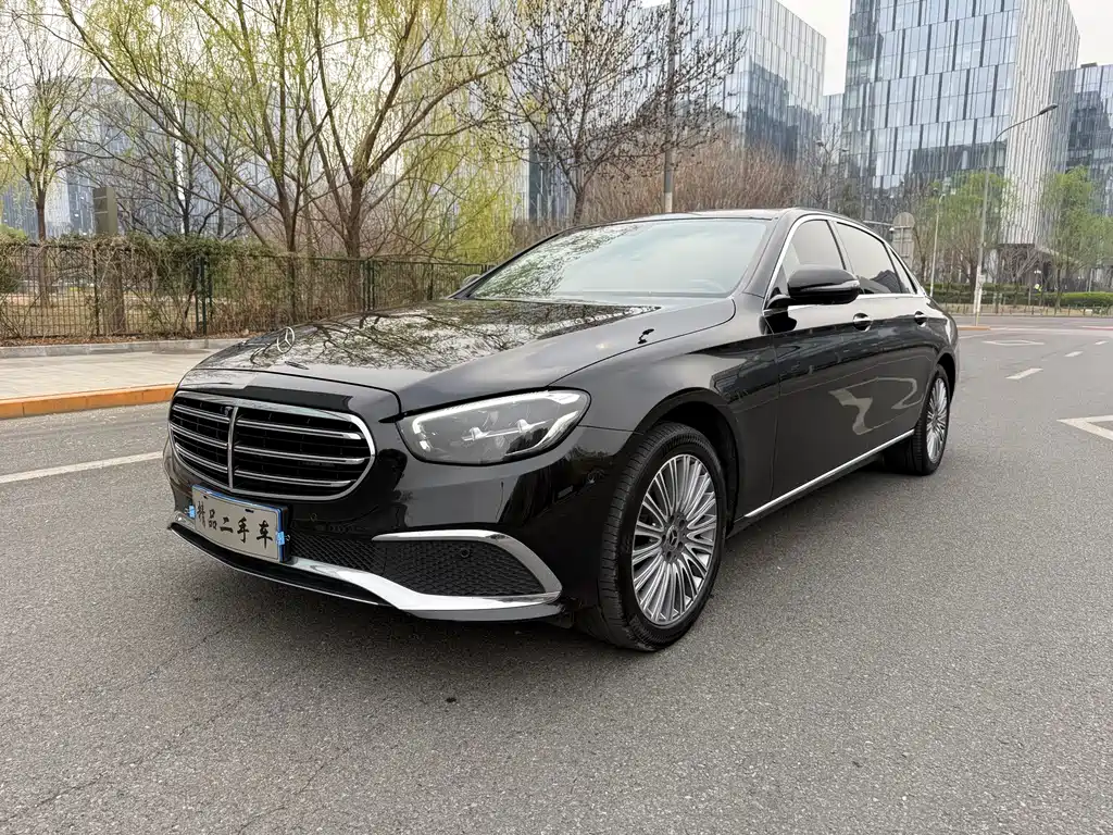 Mercedes-Benz E-Class 2022 — фото 1