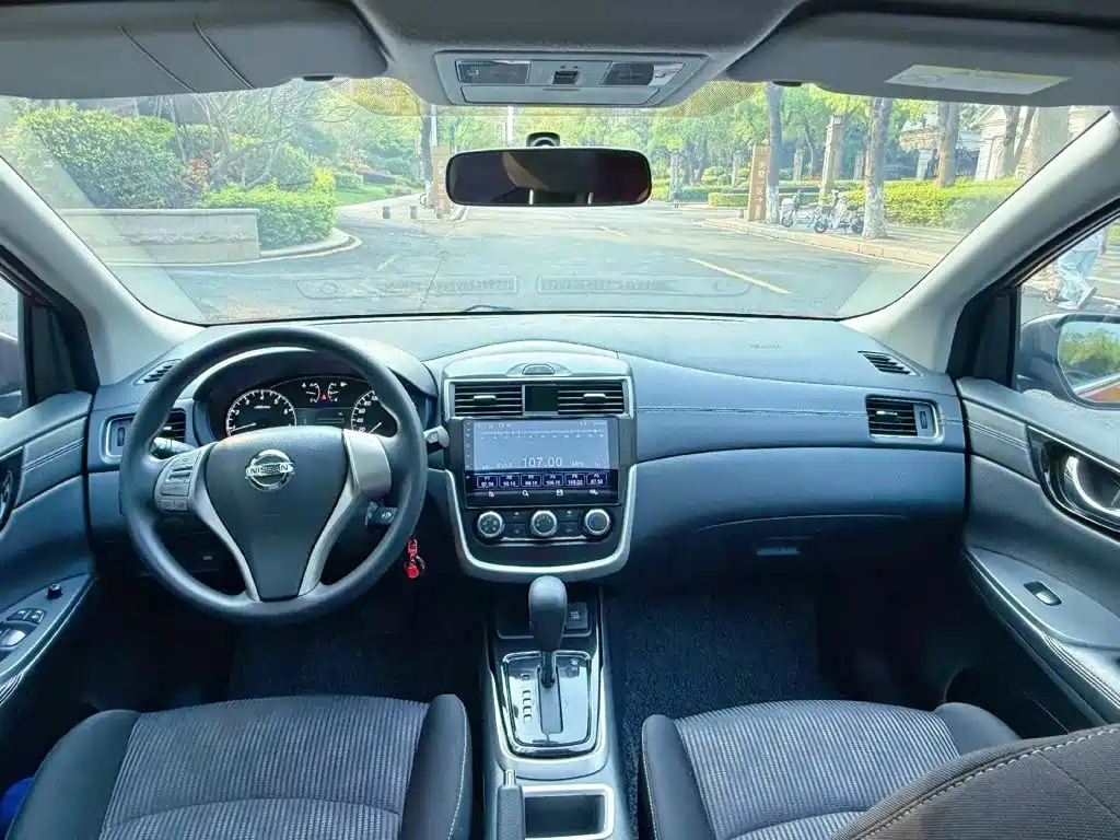 Nissan Tiida 2018 — фото 8