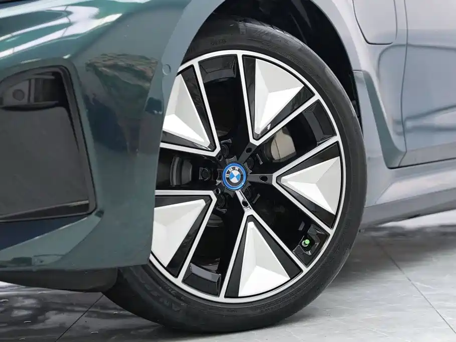 BMW i3 2024 — фото 3
