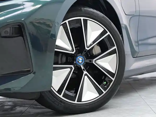 BMW i3 2024