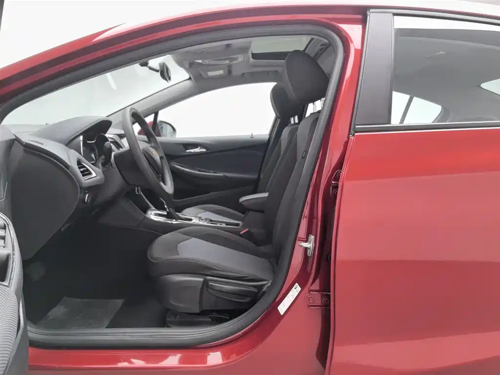 Chevrolet Cruze 2018 — фото 10