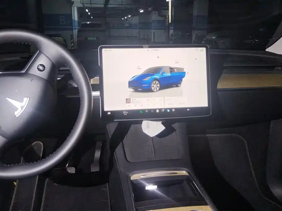 Tesla Model Y 2023 — фото 13