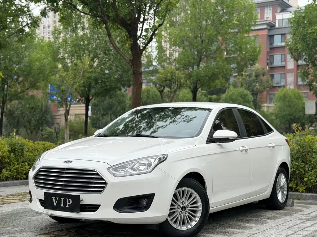 Ford Escort 2016 — фото 1