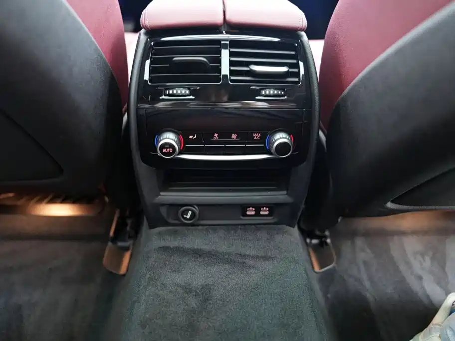 BMW 5 Series 2022 — фото 16