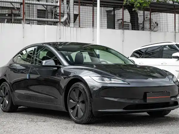 Tesla Model 3 2024