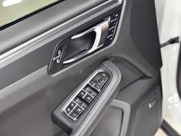Porsche Macan 2023