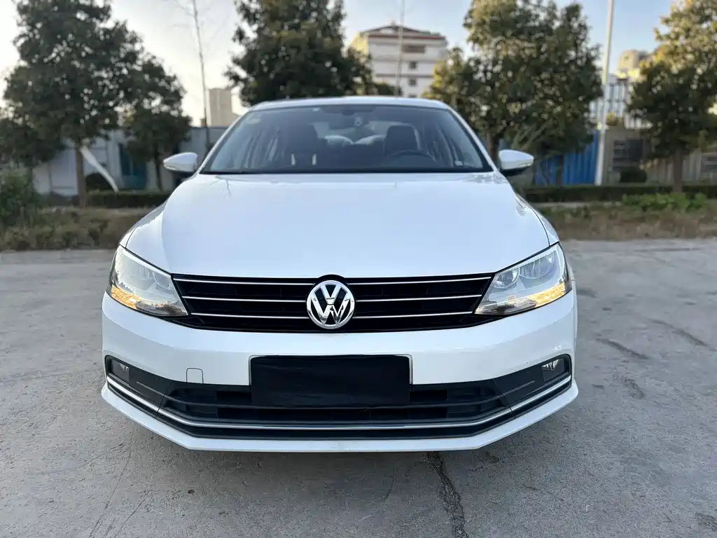 Volkswagen Sagitar 2018