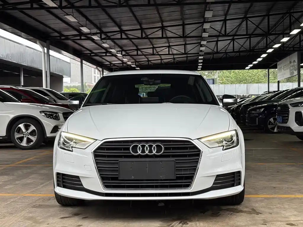 Audi A3 2017 — фото 2