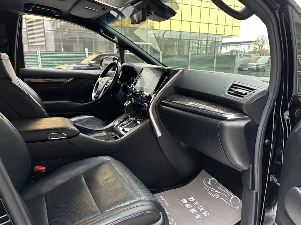 Toyota Vellfire 2021 — фото 14