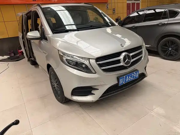 Mercedes-Benz V-Class 2016