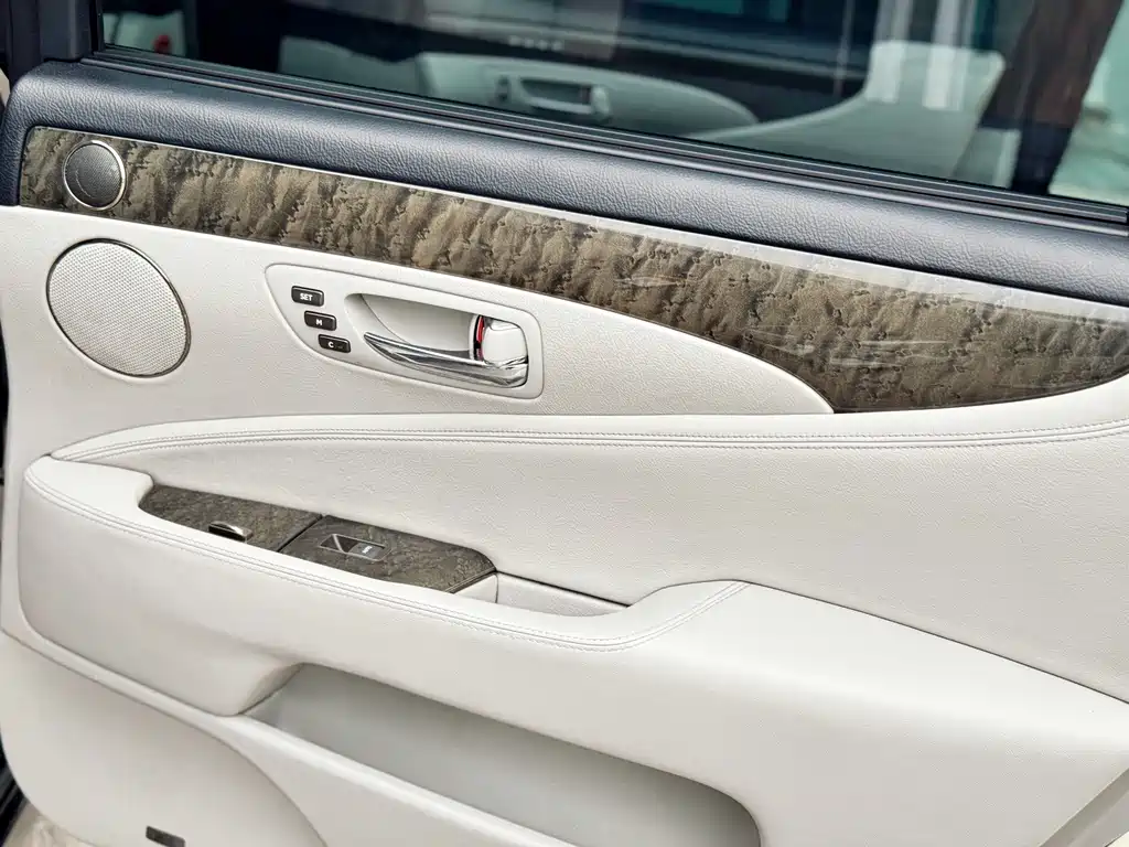 Lexus LS 2009 — фото 22