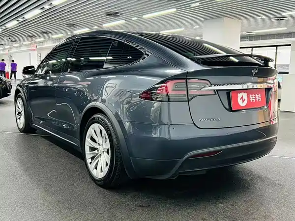 Tesla Model X 2018
