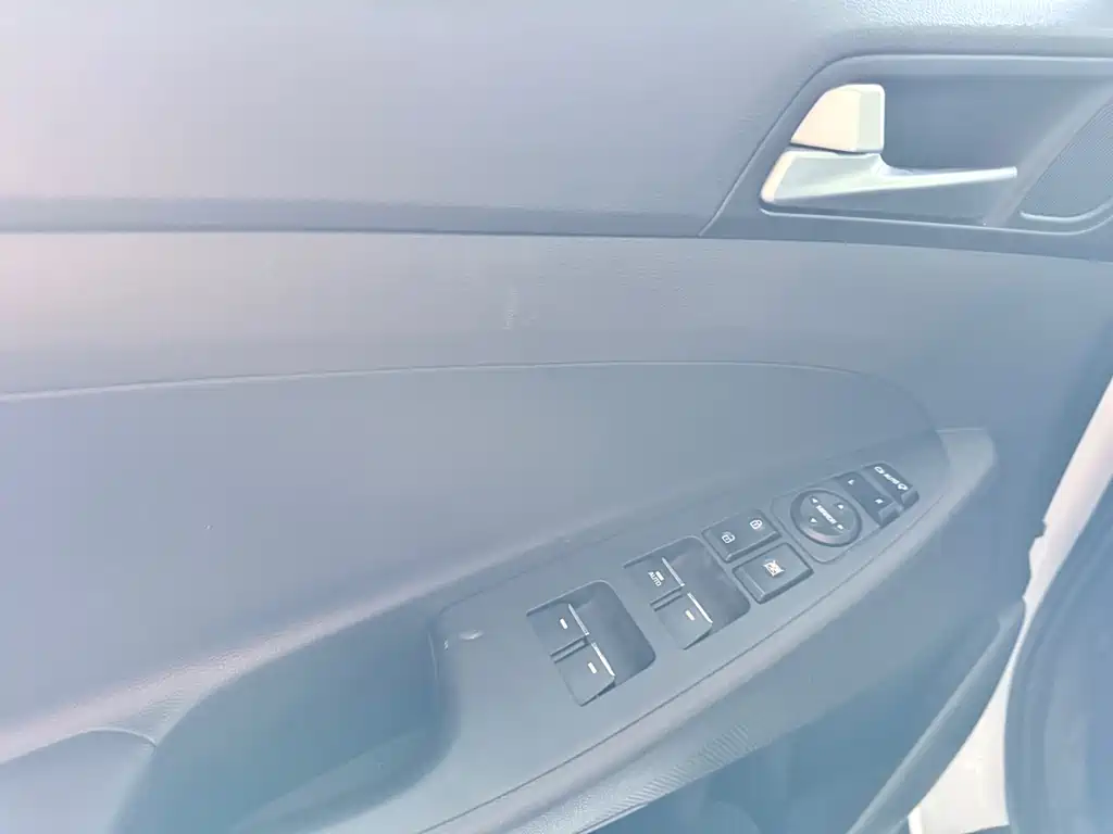 Hyundai Tucson 2017 — фото 10