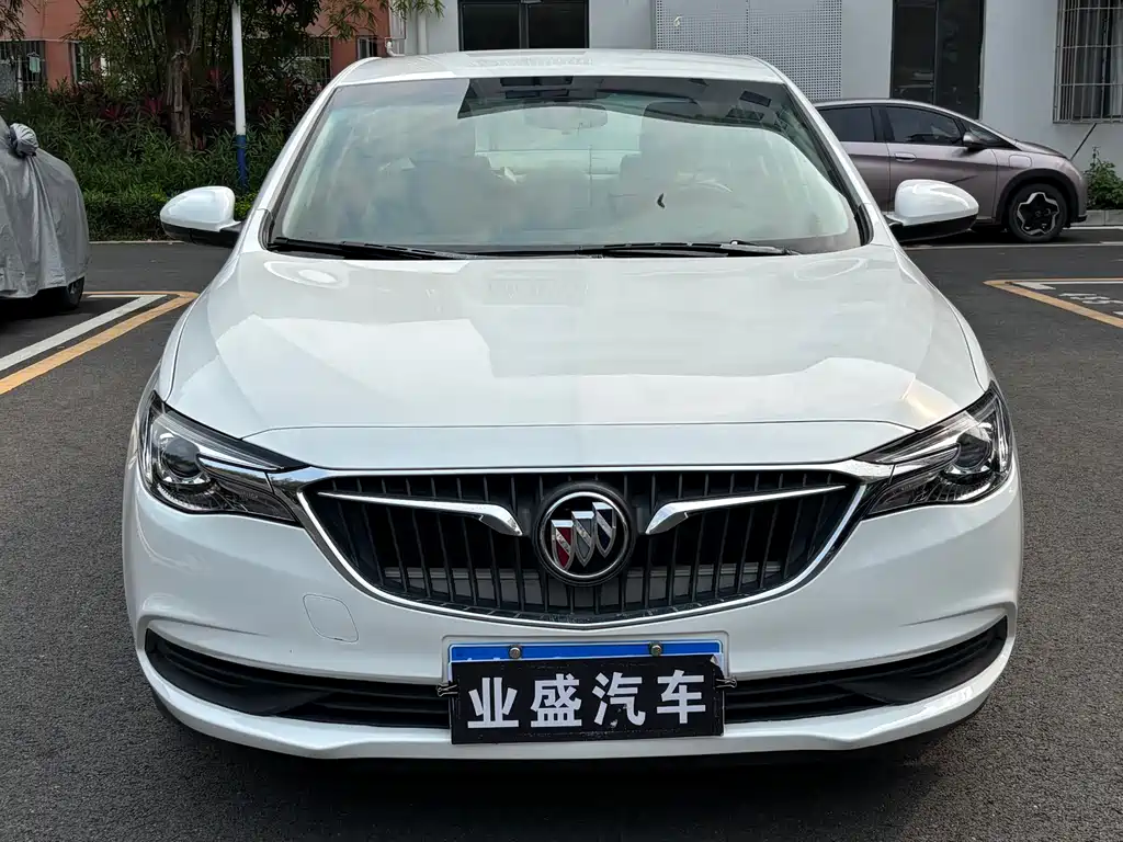 Buick Excelle 2018 — фото 2