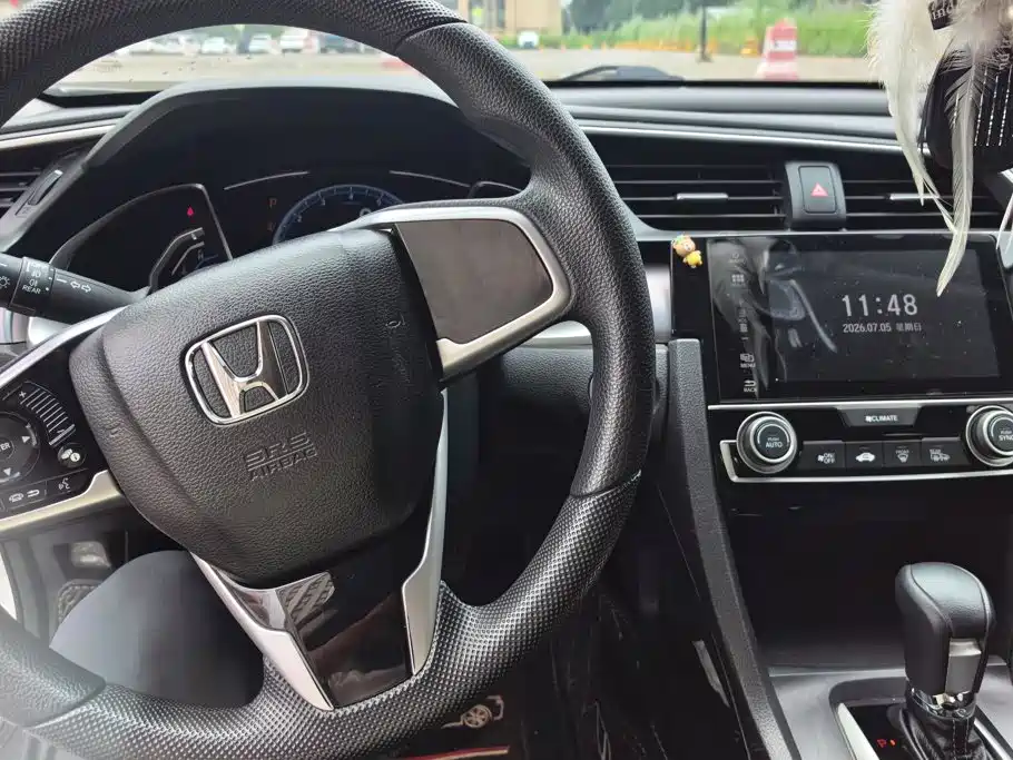 Honda Civic 2019 — фото 12