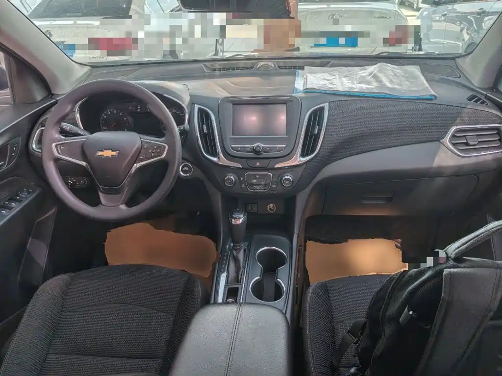 Chevrolet Equinox 2018 — фото 10