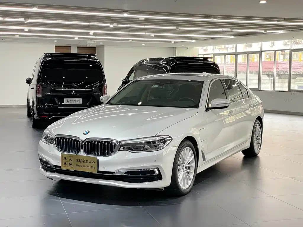 BMW 5 Series New Energy 2019 — фото 1