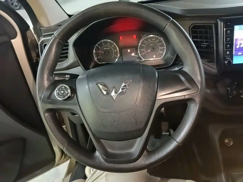 Wuling Hongguang V 2021 — фото 11
