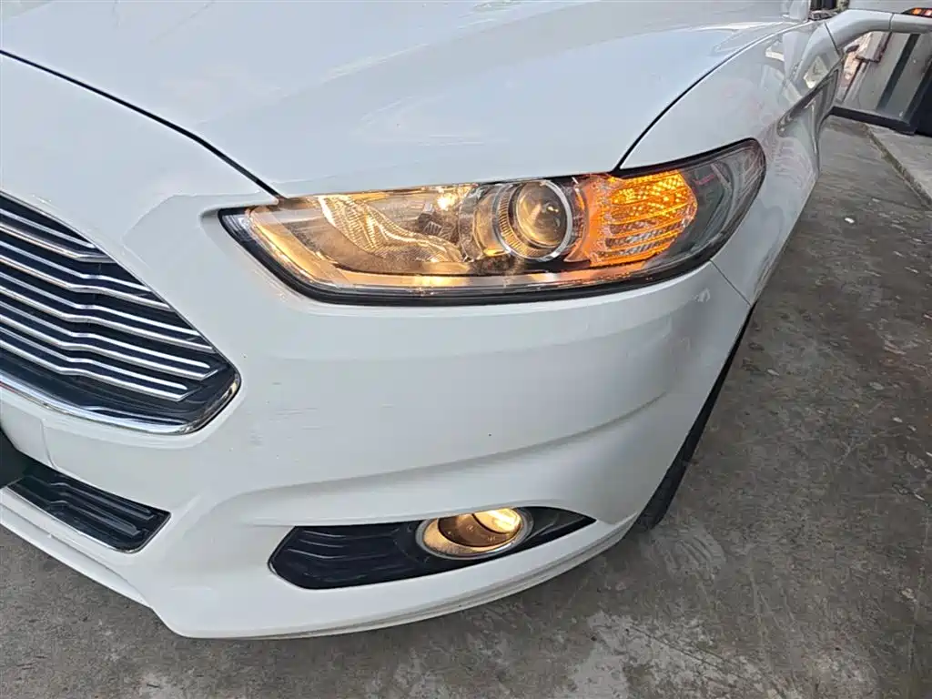 Ford Mondeo 2016 — фото 18