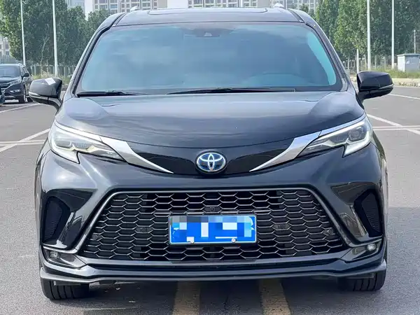 Toyota Granvia 2024