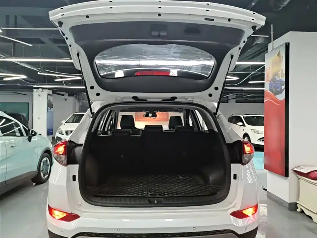 Hyundai Tucson 2018 — фото 19