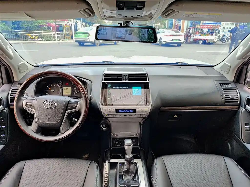 Toyota Prado 2018 — фото 10