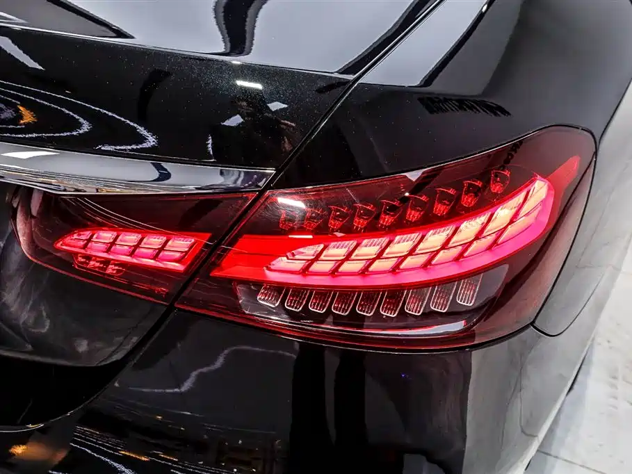 Mercedes-Benz E-Class 2021 — фото 23